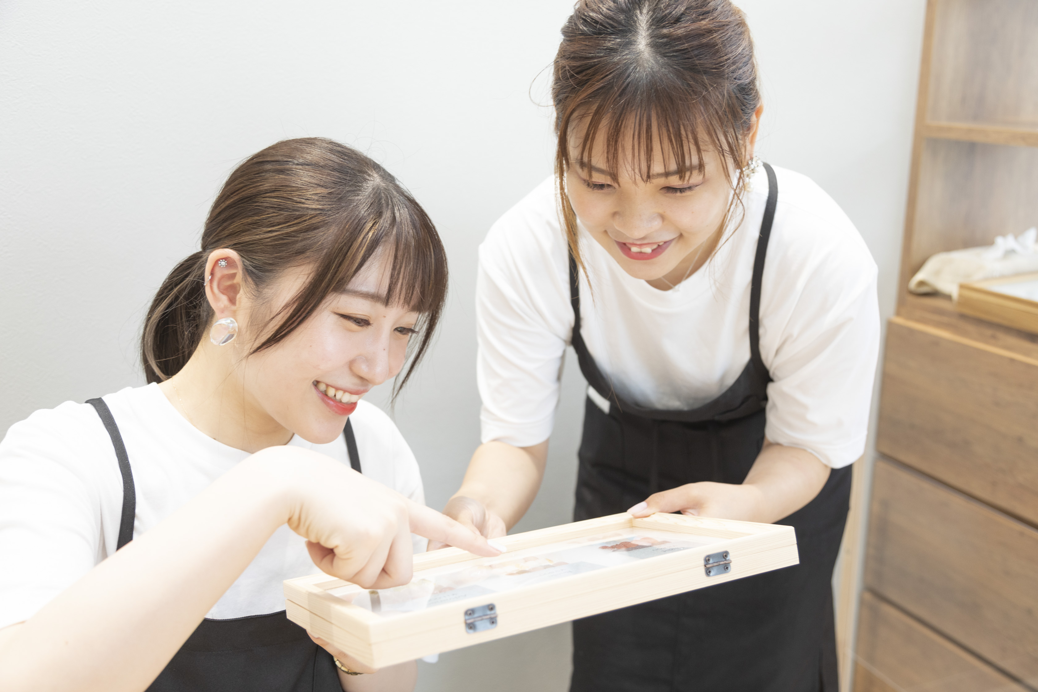 越谷市のネイリスト ネイルサロン求人 アットネイルズ